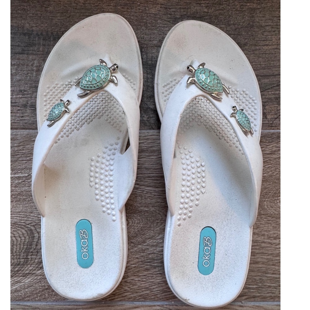 Oka-B Women's White Sea Turtle Enamel Flip Flops Sandals Sz M 7 USA Beach Swim